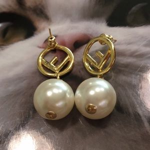 fendi pearl earrings